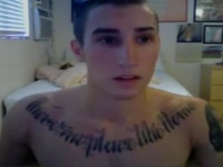 Bedårande tatuerade hunk- del 2 på gayboyscam.com